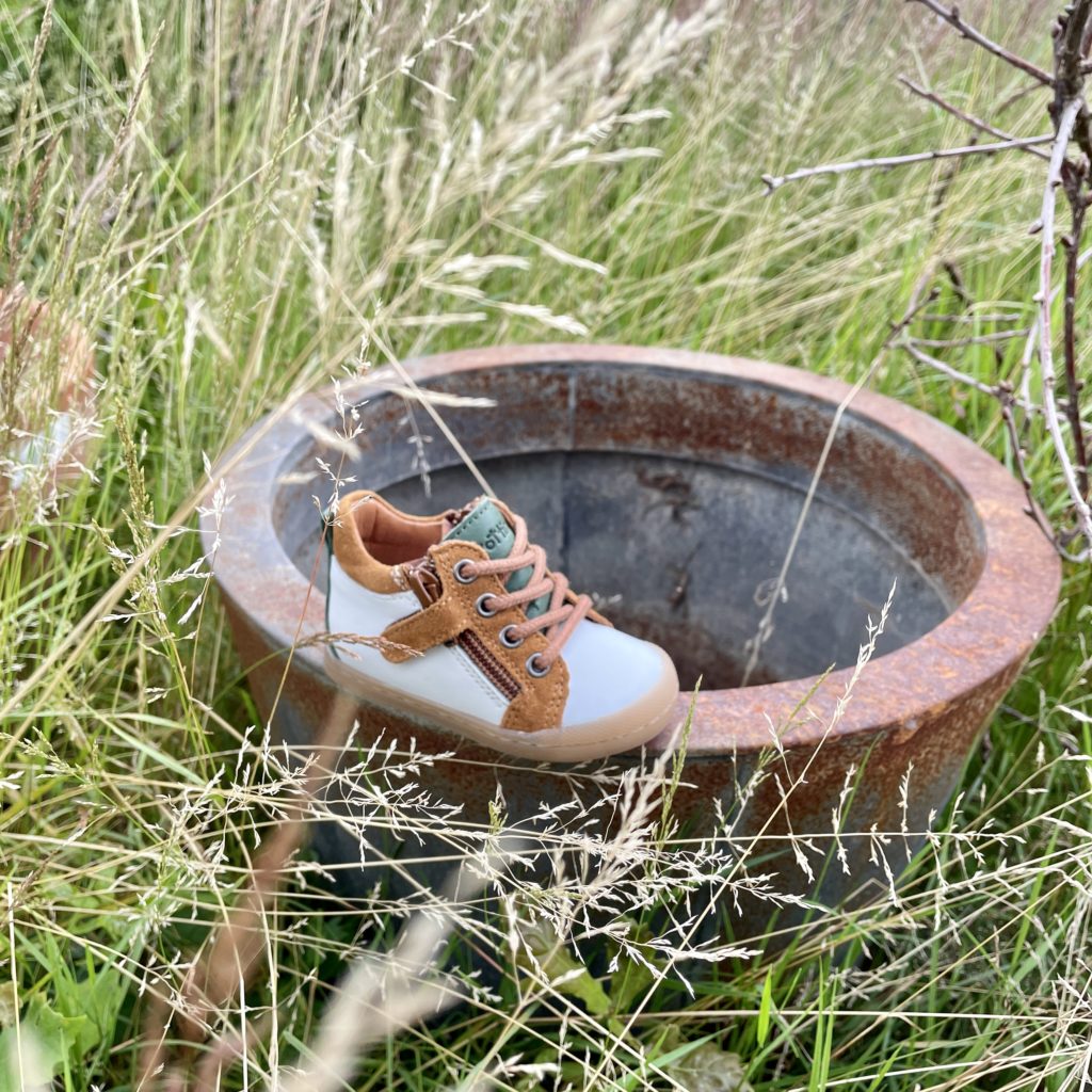 zipino blanc et camel trottino