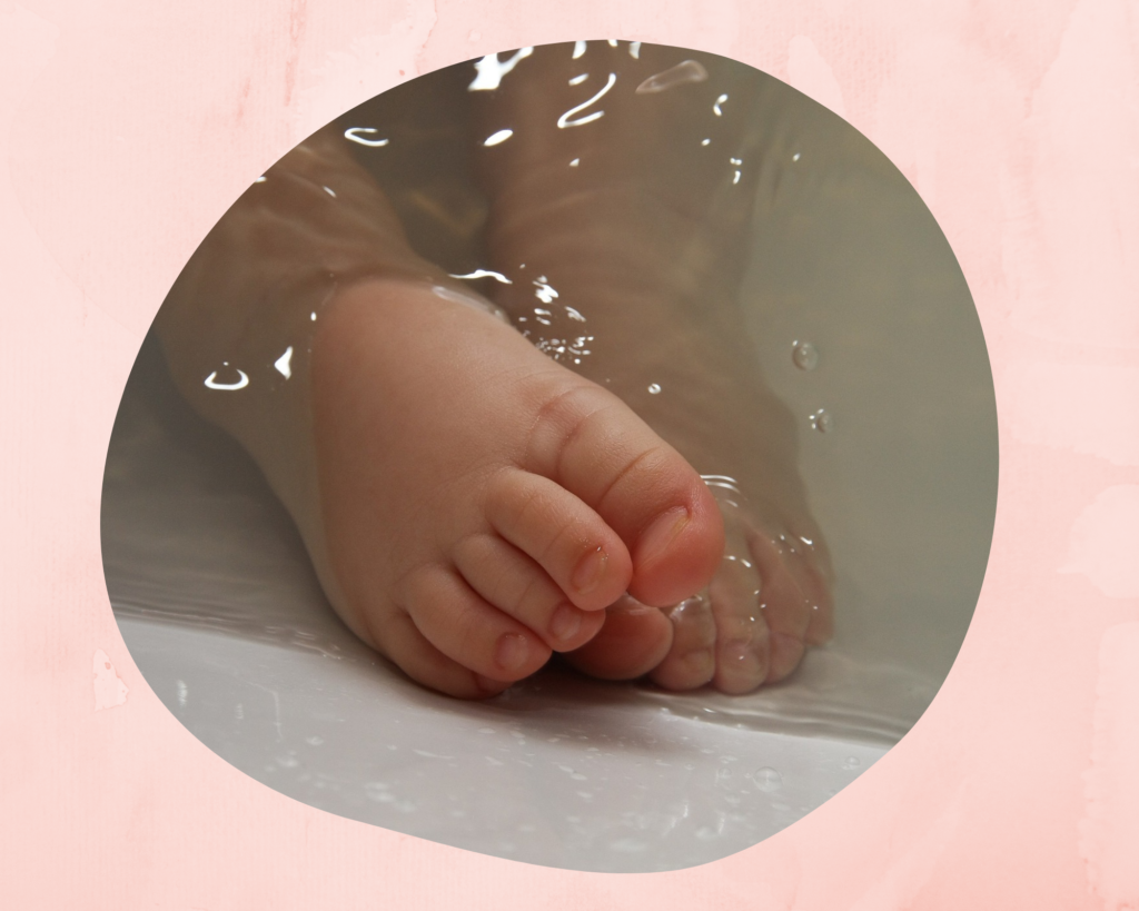 soin des pieds de bébé